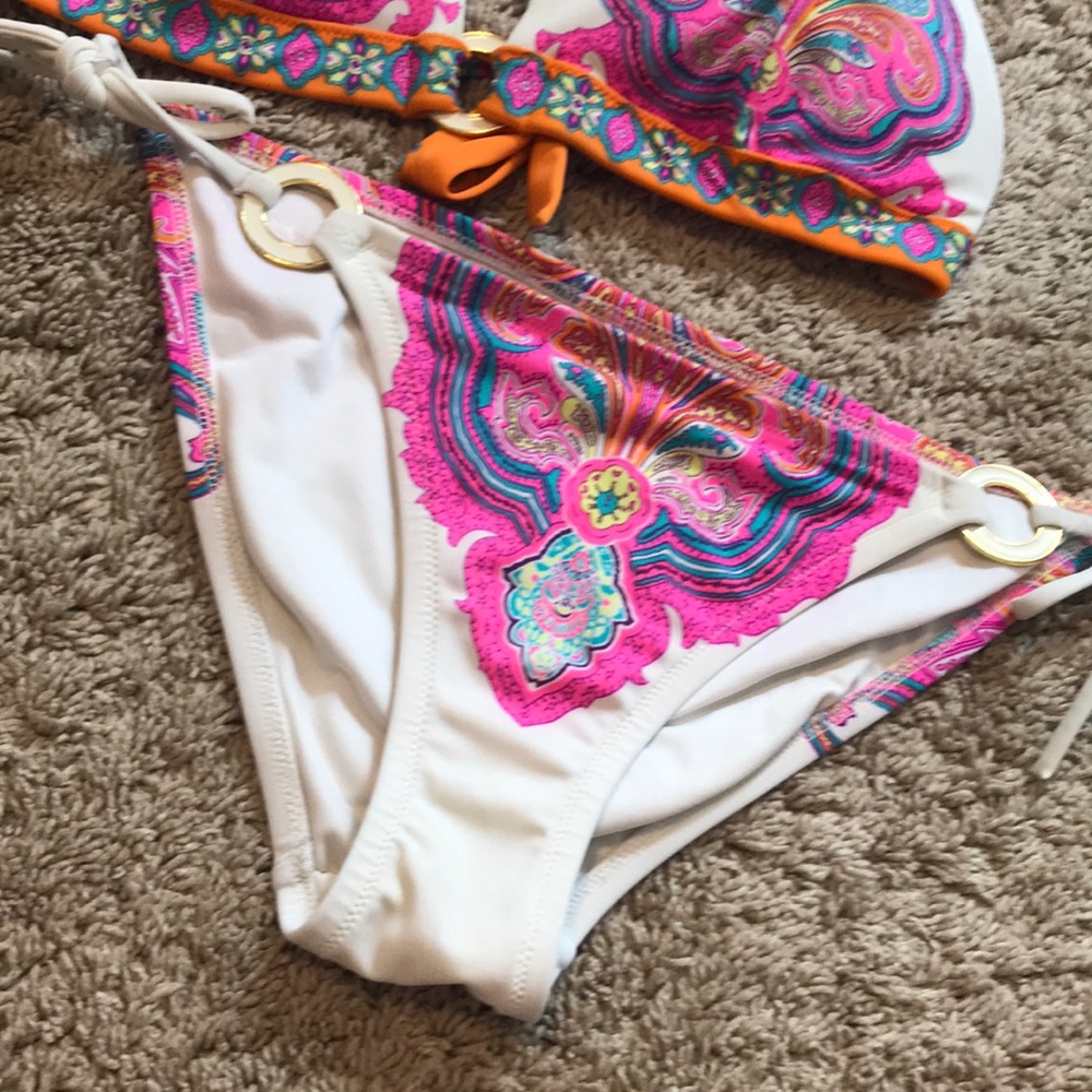 Victoria Secret Bikini - Picture 2 of 7